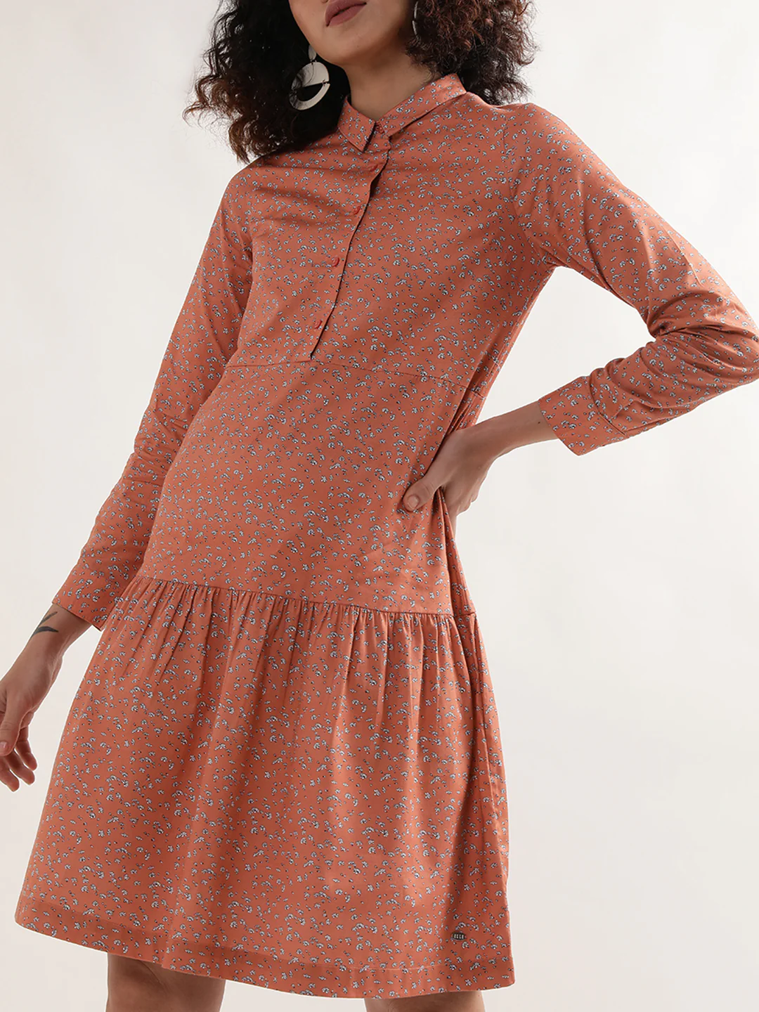 Women Peach Solid Collar Dress